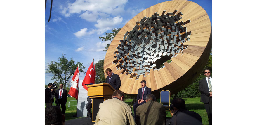 Şehit Diplomatlar Anıtı Ottava/Kanada